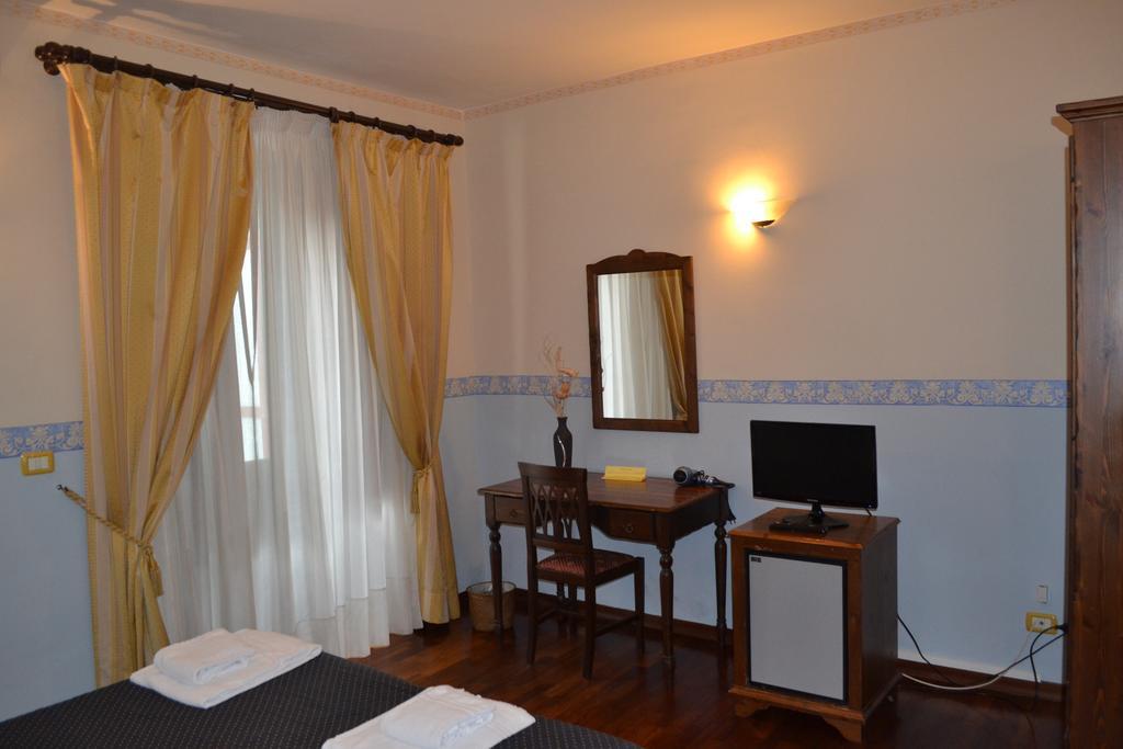 Double or Twin Room with City View,718969993:JPEG